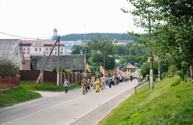 Из Жировичского монастыря начал шествие III Всебелорусский крестный ход