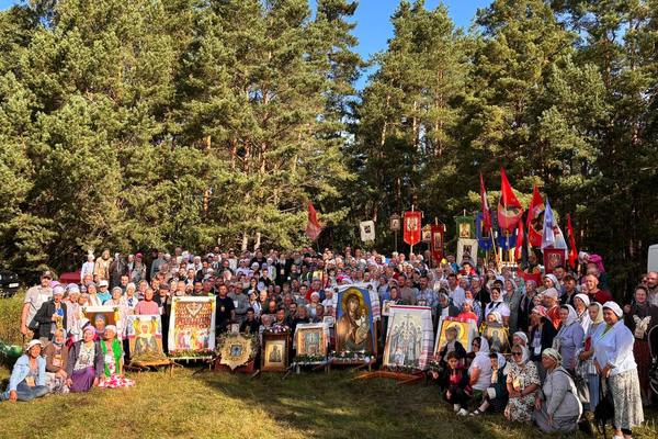 В шестой день III Всебелорусского крестного хода к его участникам присоединился Митрополит Вениамин [+ВИДЕО]