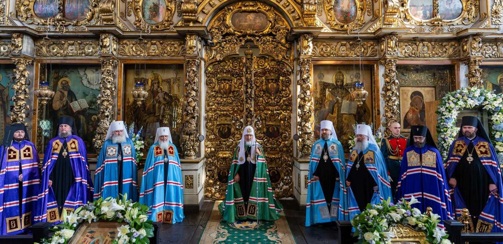 В праздник Донской иконы Божией Матери Предстоятель Русской Церкви совершил Литургию в Донском монастыре Москвы