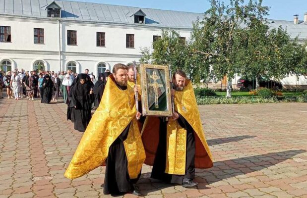 В Никольский женский монастырь Могилева принесен крест преподобной Евфросинии Полоцкой