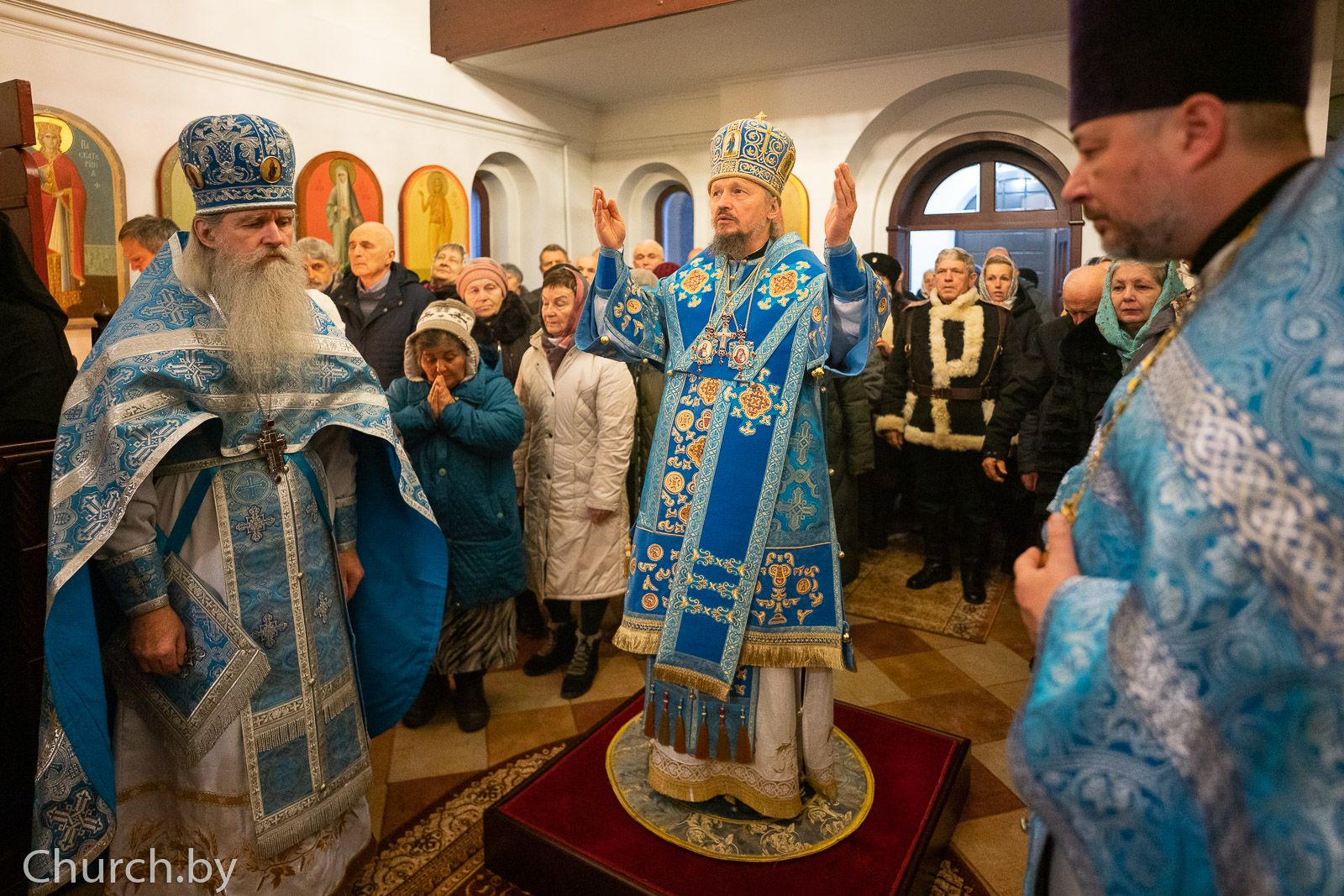 В праздник Введения во храм Пресвятой Богородицы Патриарший Экзарх всея Беларуси совершил Литургию во Введенском монастыре в Богушах