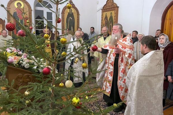 В Велико-Кракотском мужском монастыре Новогрудской епархии молитвенно встретили праздник Рождества Христова