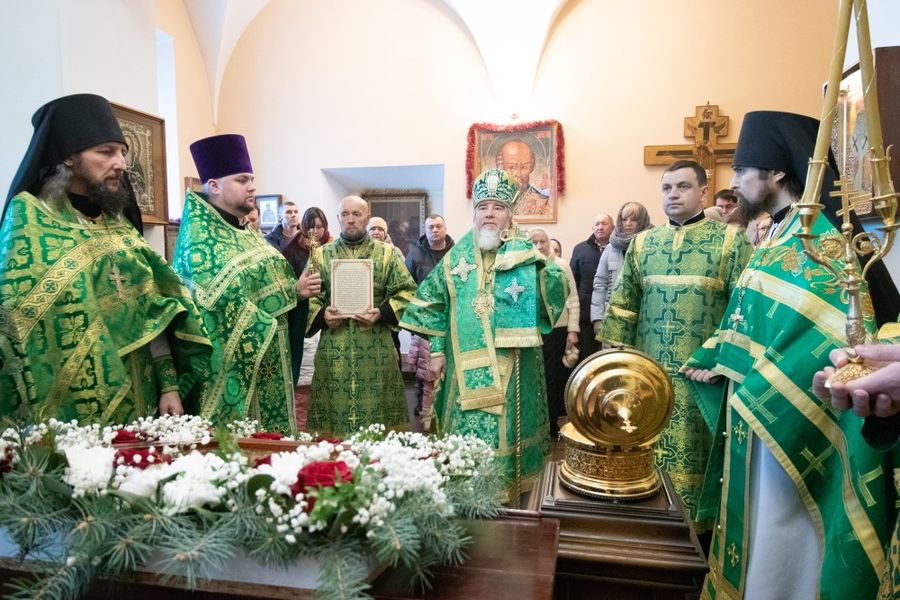 В день памяти преподобного Серафима Саровского в Юровичском монастыре молитвенно встретили престольный праздник домового храма