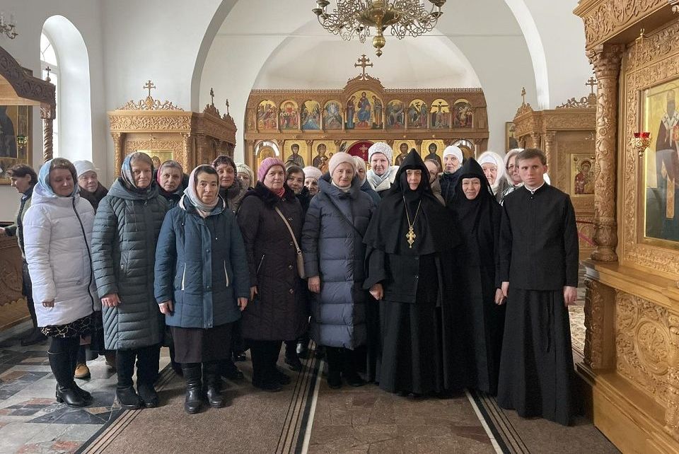 Сестры милосердия при Солигорском кафедральном соборе совершили паломническую поездку в Полоцкий монастырь