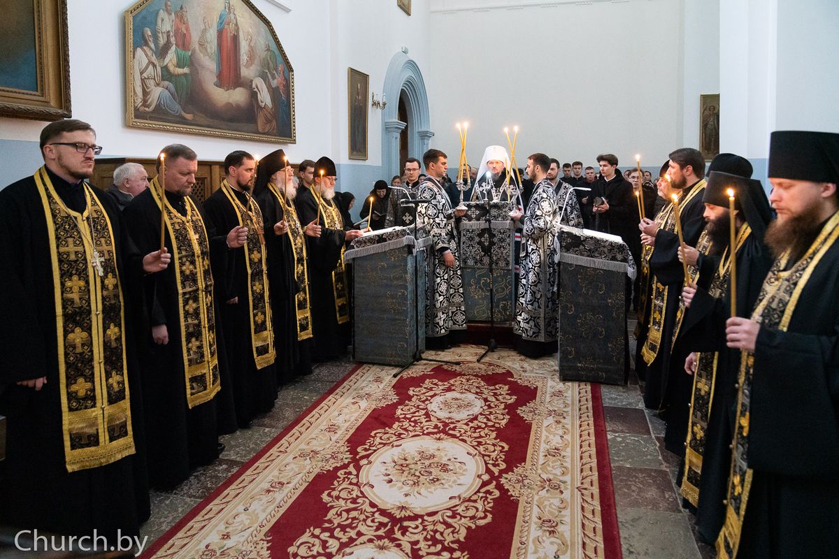 Патриарший Экзарх всея Беларуси возглавил чтение Великого покаянного канона в Жировичском монастыре