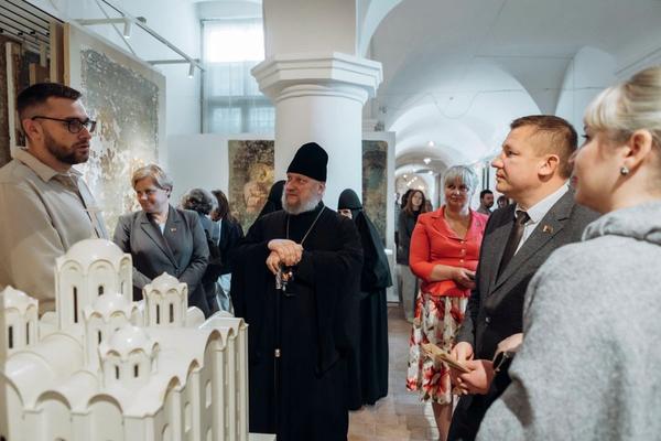 В Полоцке к 900-летию Спасо-Евфросиниевского монастыря открылась выставка, посвященная древним храмам города