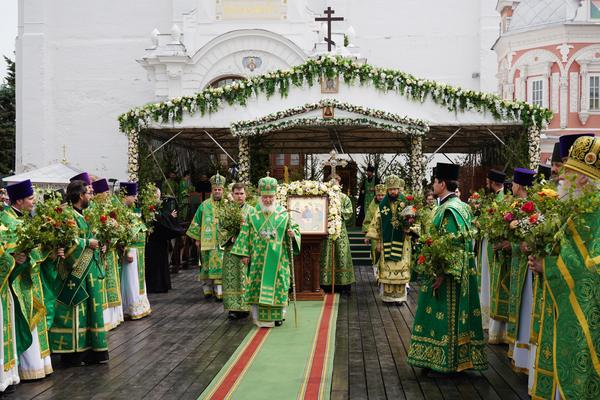 В праздник Святой Троицы Предстоятель Русской Церкви совершил Литургию в Троице-Сергиевой лавре [+ВИДЕО]