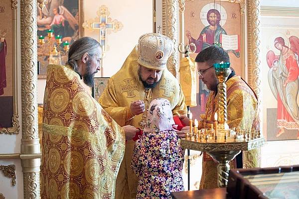 В праздник Всех святых епископ Несвижский Авксентий совершил Литургию в Юровичском монастыре
