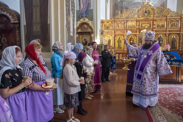 В первый день Успенского поста епископ Борисовский Амвросий совершил Божественную литургию в Ляденском монастыре