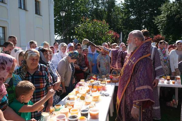 В день престольного праздника Спасский монастырь в Кобрине отметил 15-летие возрождения