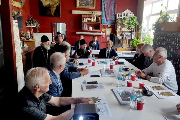 Реставрация иконостаса Успенского собора Жировичского монастыря рассмотрена на заседании Республиканского научно-методического совета