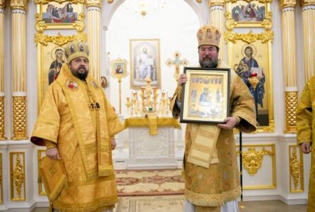 Епископ Бобруйский Серафим и епископ Несвижский Авксентий совершили Литургию в Юровичском монастыре