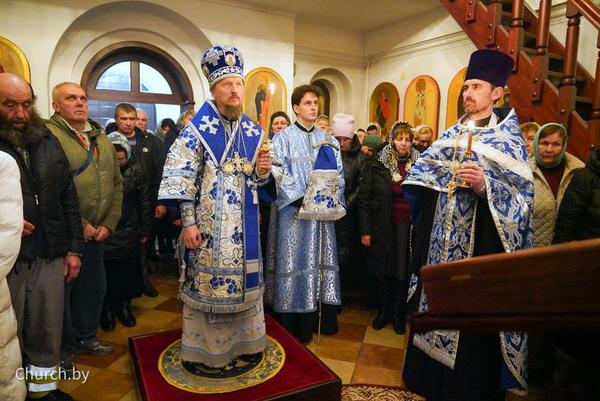 В канун праздника Введения во храм Пресвятой Богородицы Митрополит Вениамин совершил всенощное бдение во Введенском митрополичьем монастыре в Богушах
