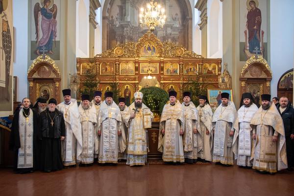 В праздник Собора Пресвятой Богородицы епископ Амвросий возглавил соборную Литургию в Ляденском монастыре