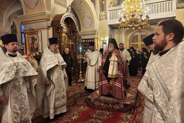 Архиепископ Софроний поздравил с праздником Рождества Христова сестер и прихожан Никольского монастыря в Могилеве