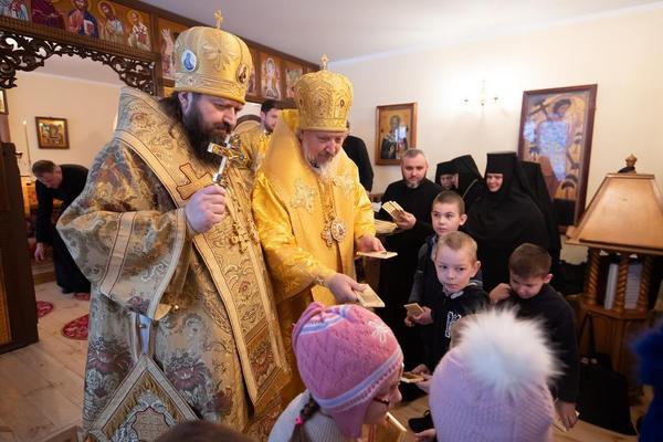 На подворье Гомельского Никольского монастыря молитвенно почтили память святителя Лаврентия Туровского