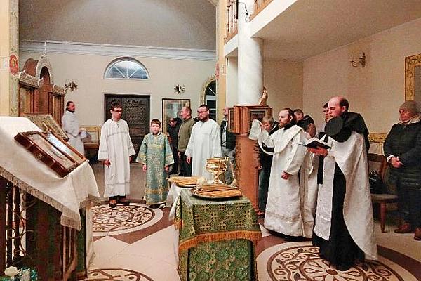 В Лавришевском монастыре молитвенно встретили праздник Сретения Господня