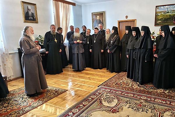 Архиепископ Софроний поздравил насельниц Никольского монастыря в Могилеве с праздником Пасхи