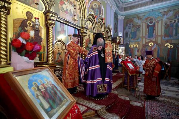 В Неделю жен-мироносиц архиепископ Гурий совершил Литургию в Гродненском женском монастыре