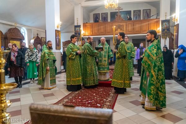 В день памяти праведной Софии Слуцкой  Митрополит Вениамин совершил Литургию в одноименном женском монастыре Слуцка