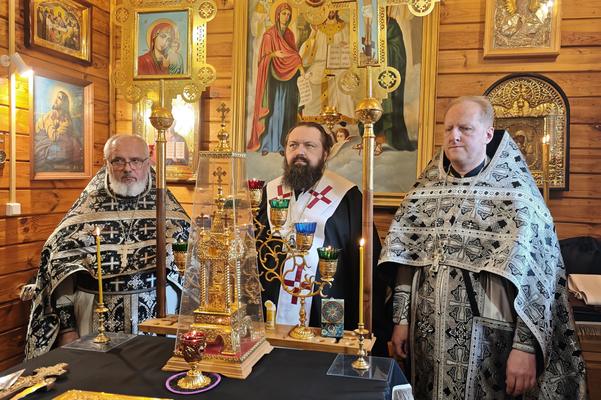 В Домашанском монастыре последнюю в этом году Литургию Преждеосвященных Даров совершил епископ Борисовский и Марьиногорский Амвросий