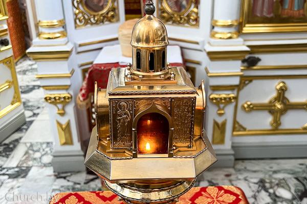 Лампада с Благодатным огнем от гроба Господня, как ожидается, будет доставлена в Беларусь утром 12 апреля