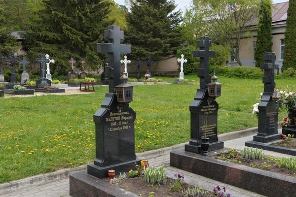 Монастырский некрополь Оптиной пустыни