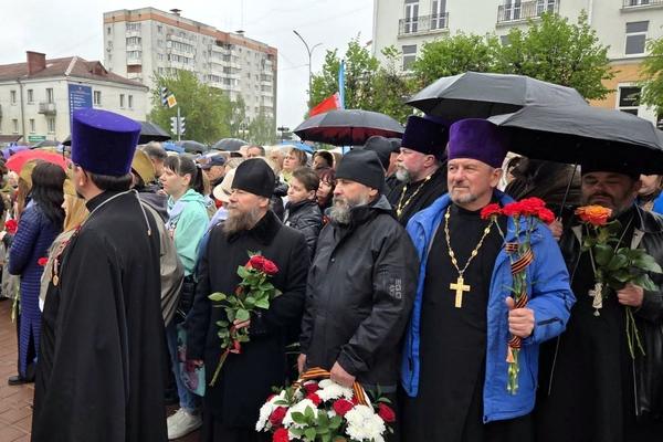 Монашествующие оршанских монастырей приняли участие в торжественном митинге, посвященном Дню Победы