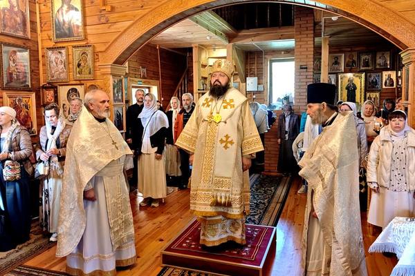 В Иоанно-Богословском монастыре в Домашанах правящий архиерей Борисовской епархии возглавил престольный праздник