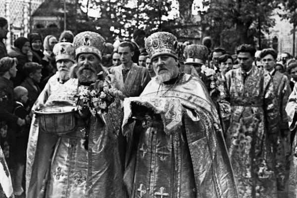 Троице-Сергиева лавра — сердце православной Руси. К 80-летию возрождения обители
