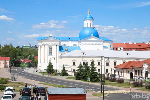 Фотозарисовка. Успенский Жировичский монастырь в летний день