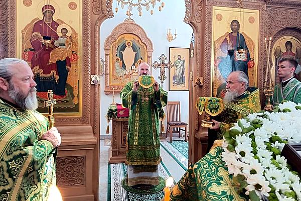 Епископ Евсевий возглавил престольное торжество в Свято-Духовом женском монастыре Витебска