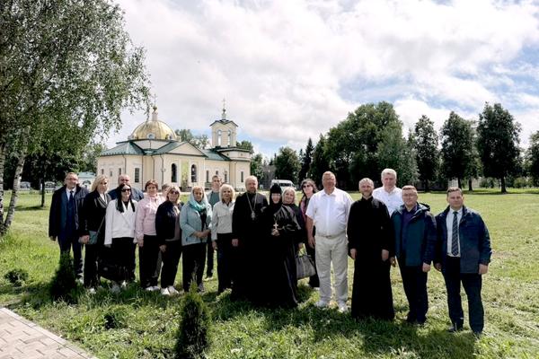 Мироносицкий монастырь в Бобруйске посетили педагоги из города Лиды во главе с епископом Лидским Порфирием