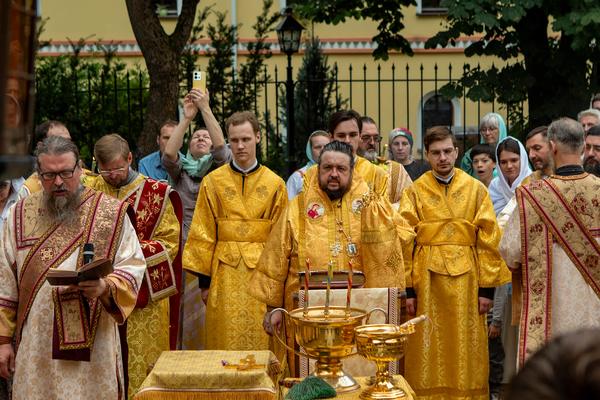 В Елисаветинском монастыре Минска почтили 60-ю годовщину преставления святителя Иоанна Шанхайского