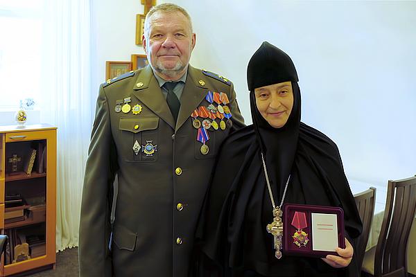 Игумения Александра (Жарин) награждена орденским знаком «ПОЛЬЗА ЧЕСТЬ И СЛАВА» I степени
