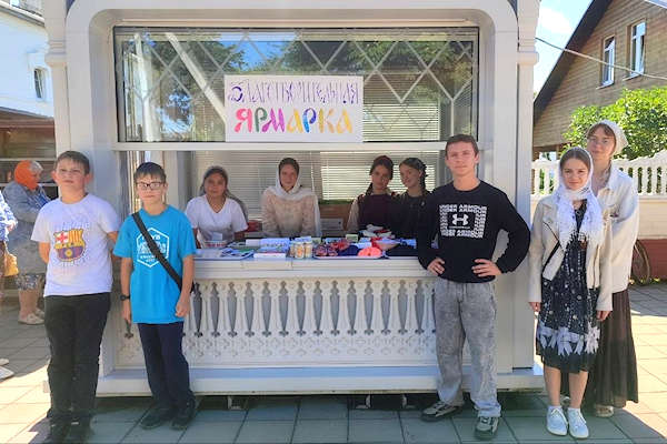 Воспитанники воскресной школы Полоцкого Спасо-Евфросиниевского монастыря в праздник Преображения провели благотворительную ярмарку